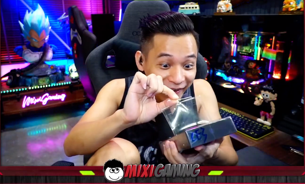 Hot streamer Độ Mixi quay clip “đập hộp” iPhone 12 Pro Max cùng loạt biểu cảm cực “bá đạo“ ảnh 2