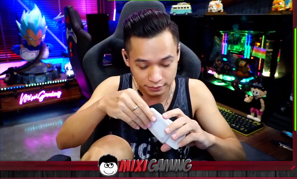 Hot streamer Độ Mixi quay clip “đập hộp” iPhone 12 Pro Max cùng loạt biểu cảm cực “bá đạo“ ảnh 5