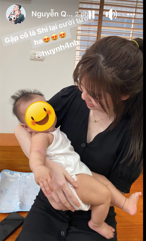 Quang Hải đưa bạn gái về nhà bế cháu, tình cũ Nhật Lê hát “Không thể cùng nhau suốt kiếp“ ảnh 1