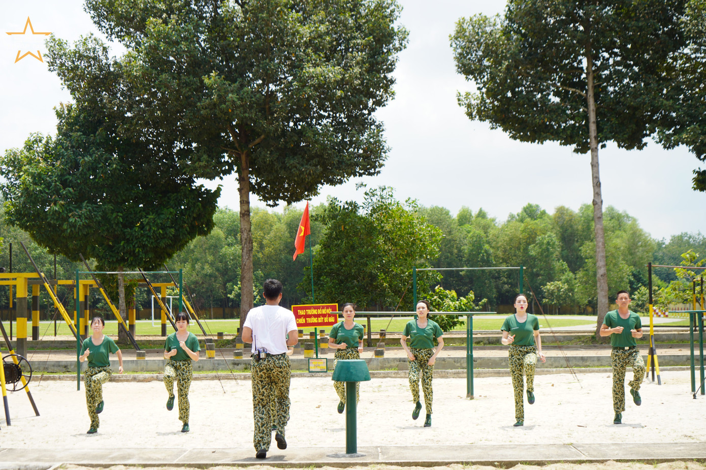 Album các dáng nhảy xa siêu chất của dàn cast đình đám trong "Sao Nhập Ngũ 2020" ảnh 1