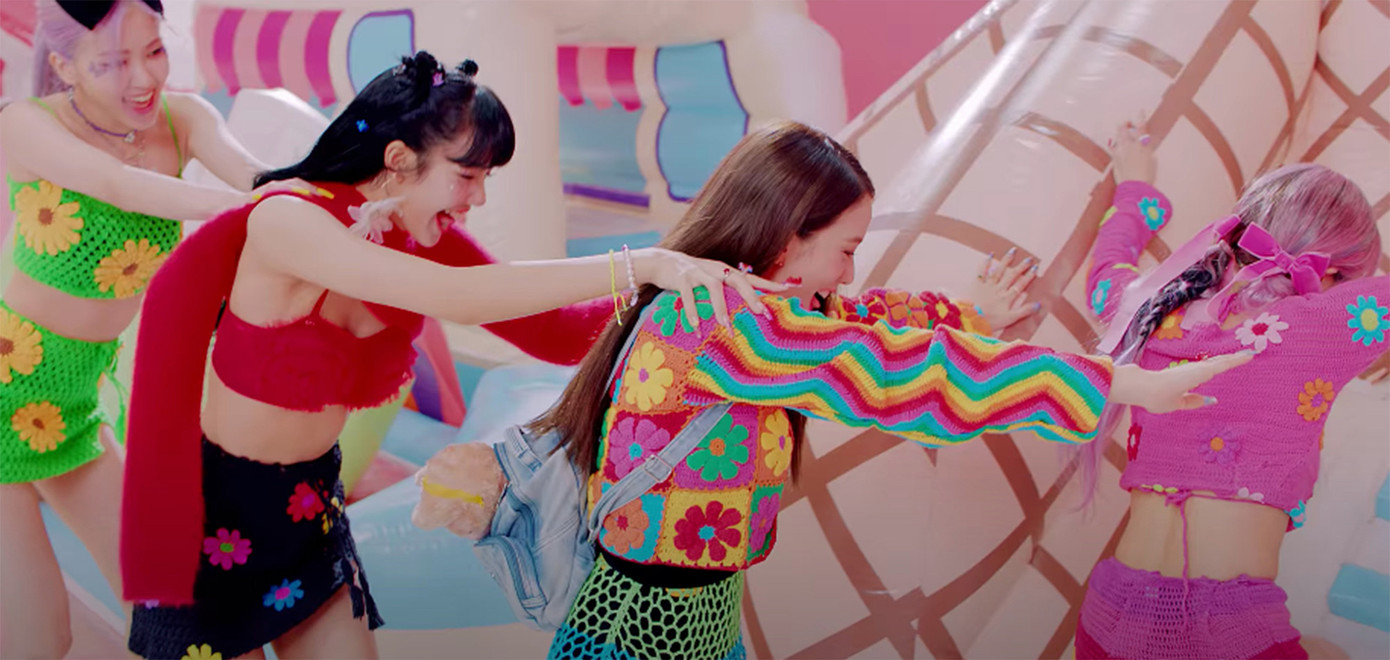 Ra-đa thời trang: Mặc đồ len giữa mùa Hè và còn những xu hướng bất ngờ nào nữa? ảnh 2