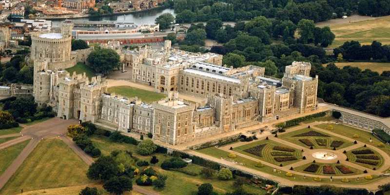 Sức hút lâu đài (Kỳ 1): Dù Meghan Markle tỏ ra không thiết tha, hoàng gia vẫn đầy mị lực ảnh 6