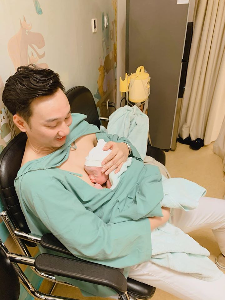 Thành Trung đón cặp song sinh vào đúng thời điểm U22 Việt Nam vô địch SEA Games ảnh 3