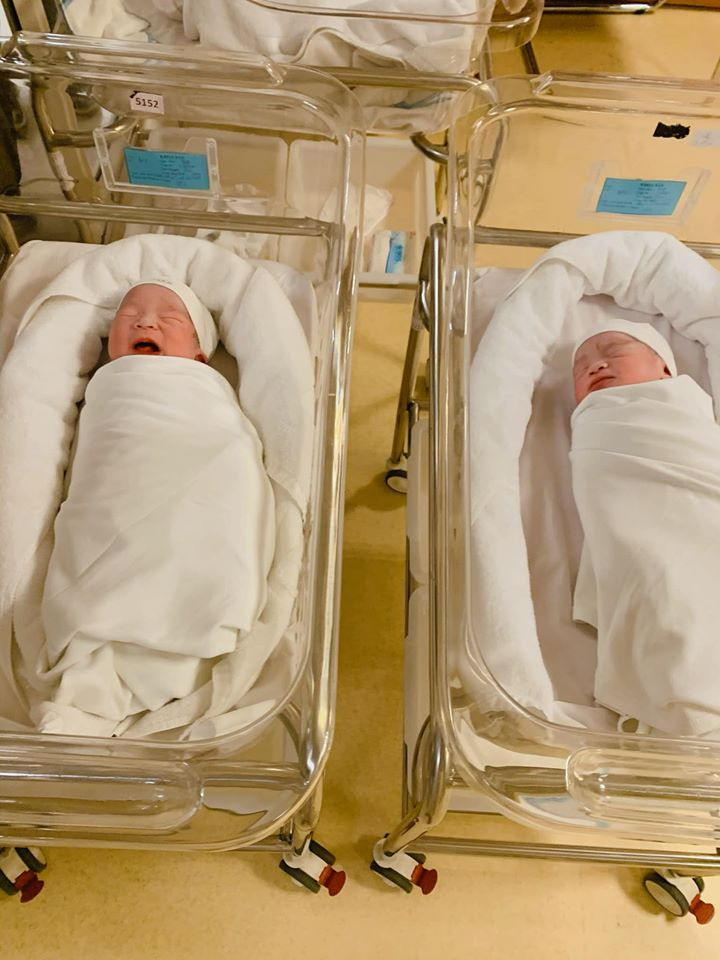 Thành Trung đón cặp song sinh vào đúng thời điểm U22 Việt Nam vô địch SEA Games ảnh 2