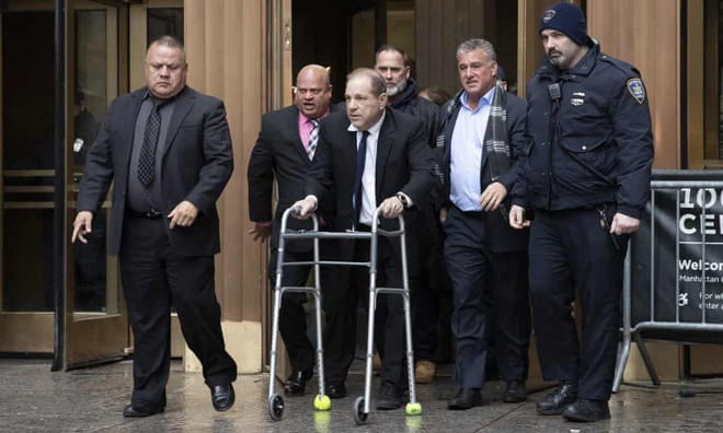 Những bê bối tình dục ‘rúng động’ showbiz thế giới năm 2019 ảnh 2