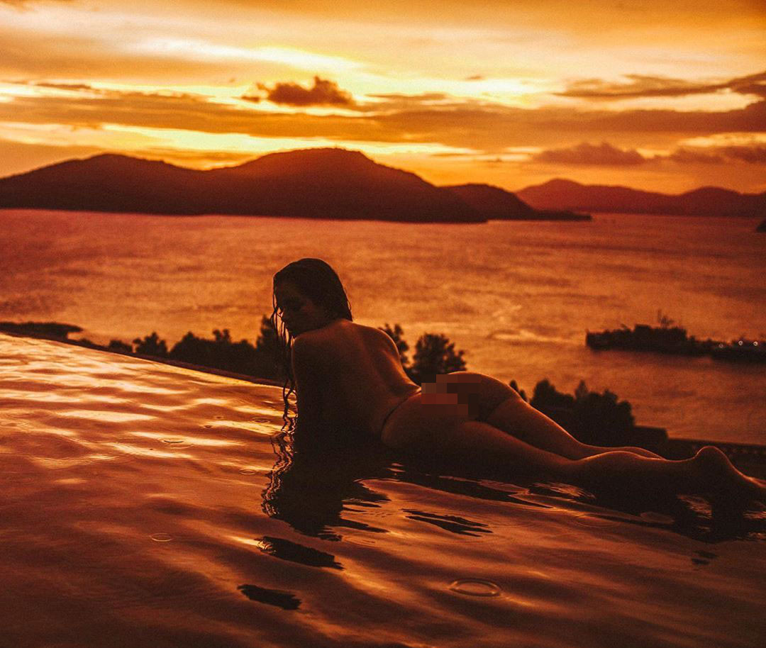 ‘Kim siêu vòng ba nước Anh’ tung ảnh khoả thân nóng bỏng mắt ảnh 3