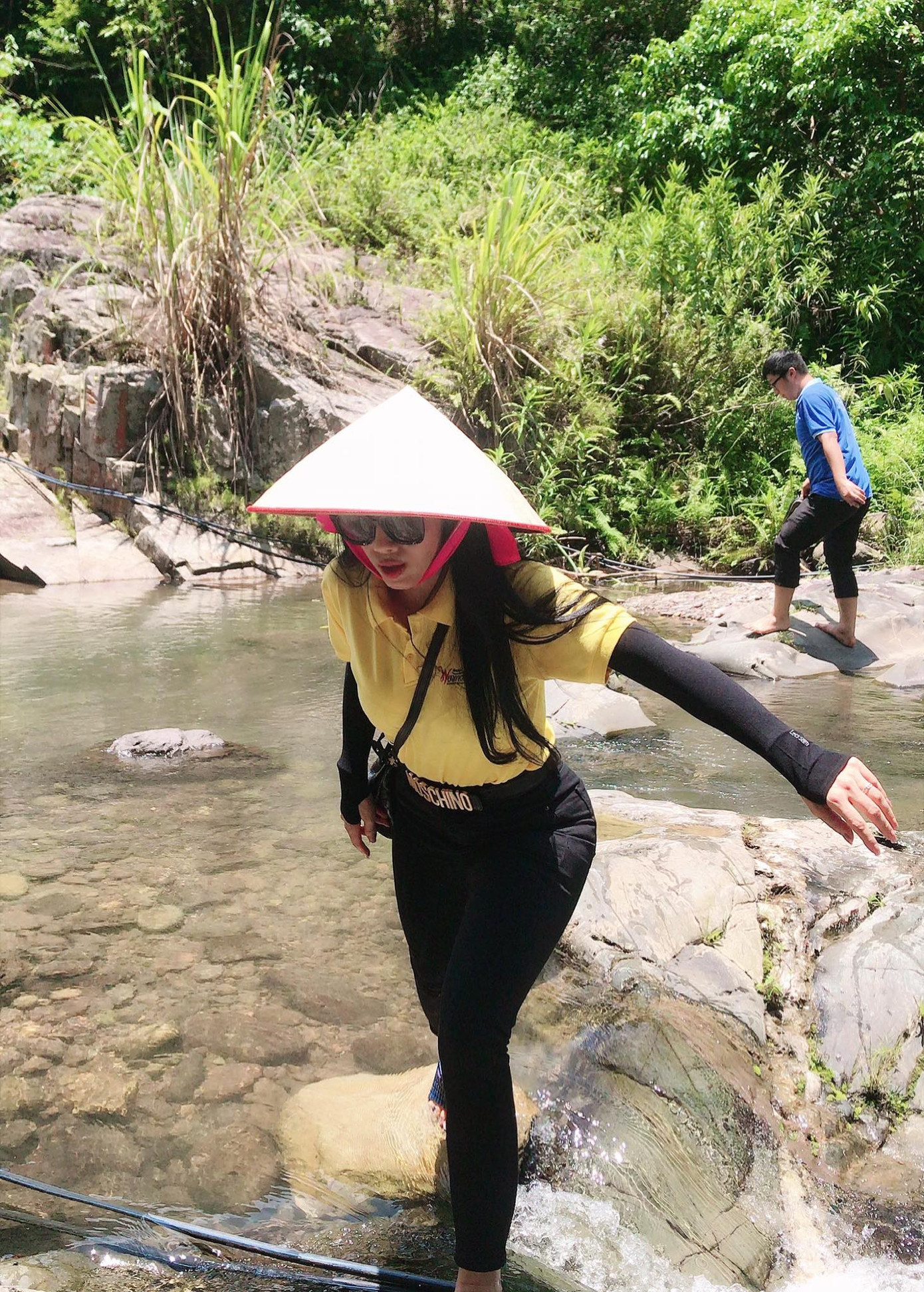 Nữ Doanh Nhân Vũ Phương Thuý giản dị đi khởi công xây dựng nhà nhân đạo ảnh 4