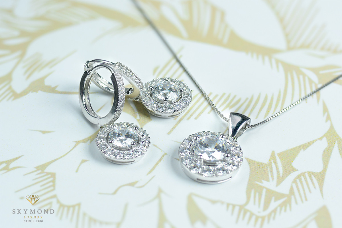 'Sang chảnh' trang sức đi biển, chọn sao cho đúng? ảnh 2