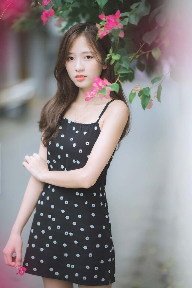 Nét đẹp trong veo, nhẹ nhàng tựa nắng mai của nữ sinh trường Y ảnh 7