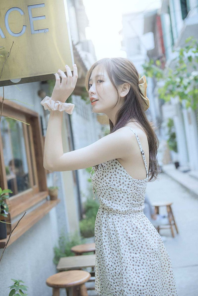 Nét đẹp trong veo, nhẹ nhàng tựa nắng mai của nữ sinh trường Y ảnh 5