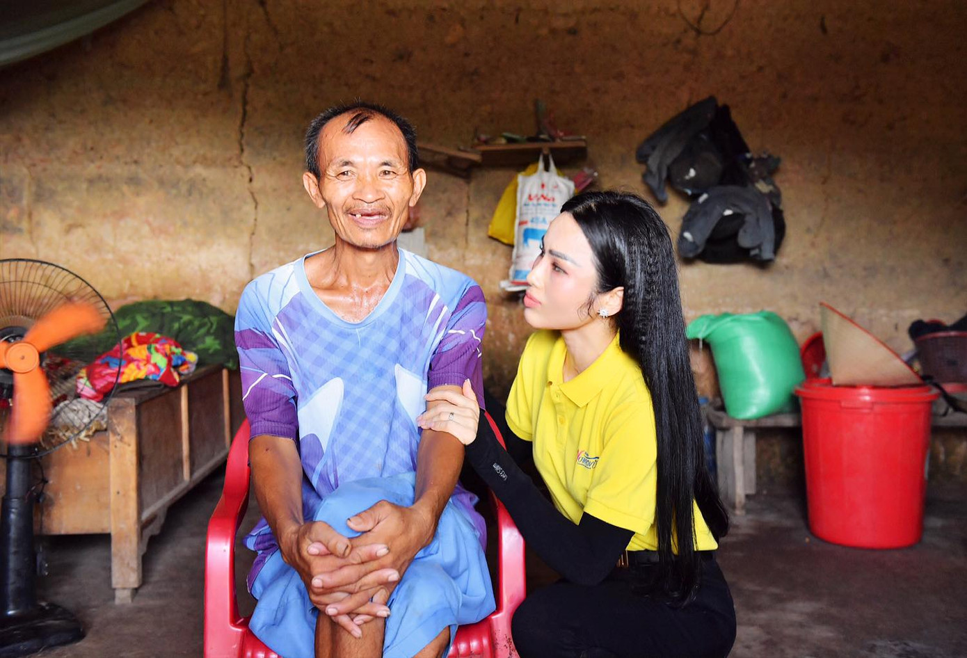 Nữ Doanh Nhân Vũ Phương Thuý giản dị đi khởi công xây dựng nhà nhân đạo ảnh 3