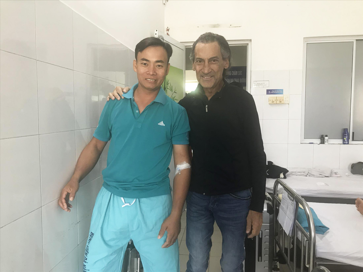 Chuyến 'chu du tình người' của Richard Lerea ảnh 2