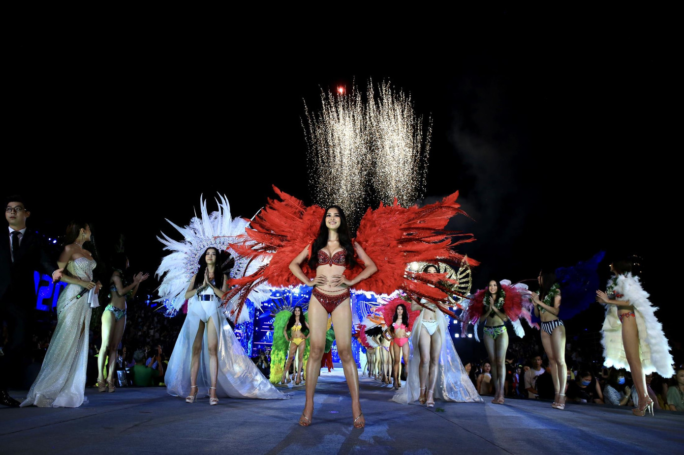 Đêm nay Chung kết hoa hậu Việt Nam 2020: Sẵn sàng tỏa sáng ảnh 1