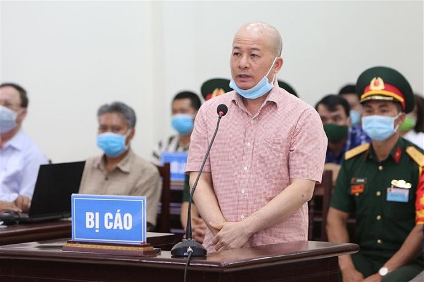 Ông Nguyễn Văn Hiến nhận lỗi trước đồng đội, nhân dân ảnh 1