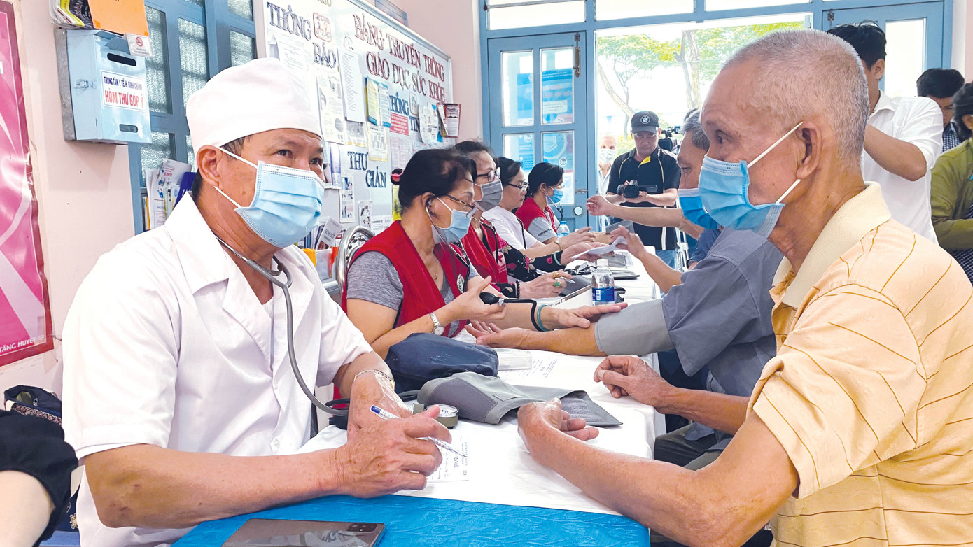 VWS vượt qua khó khăn, chia sẻ với cộng đồng ảnh 2