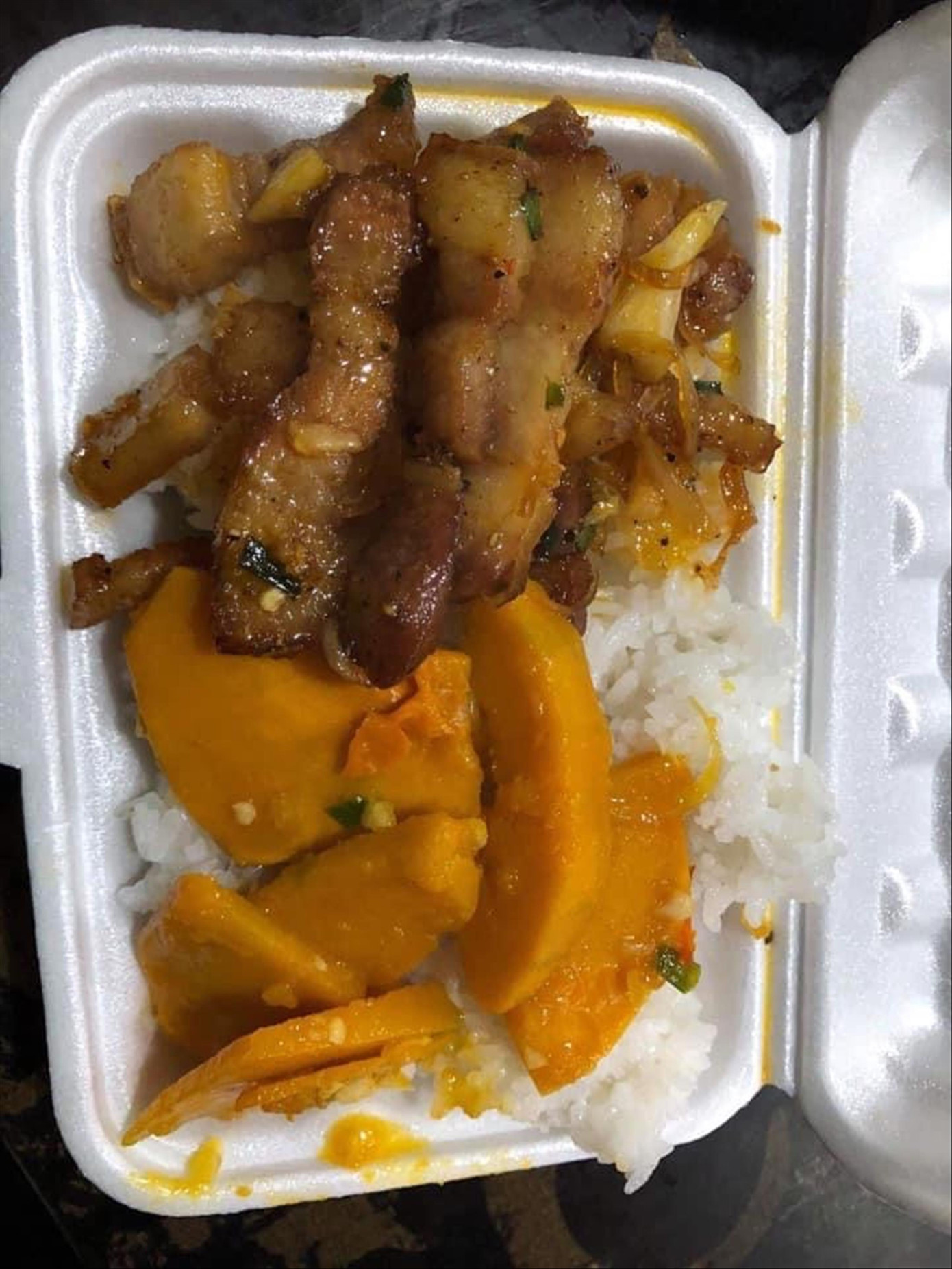 Những “thân cò” nơi đỉnh lũ ảnh 2