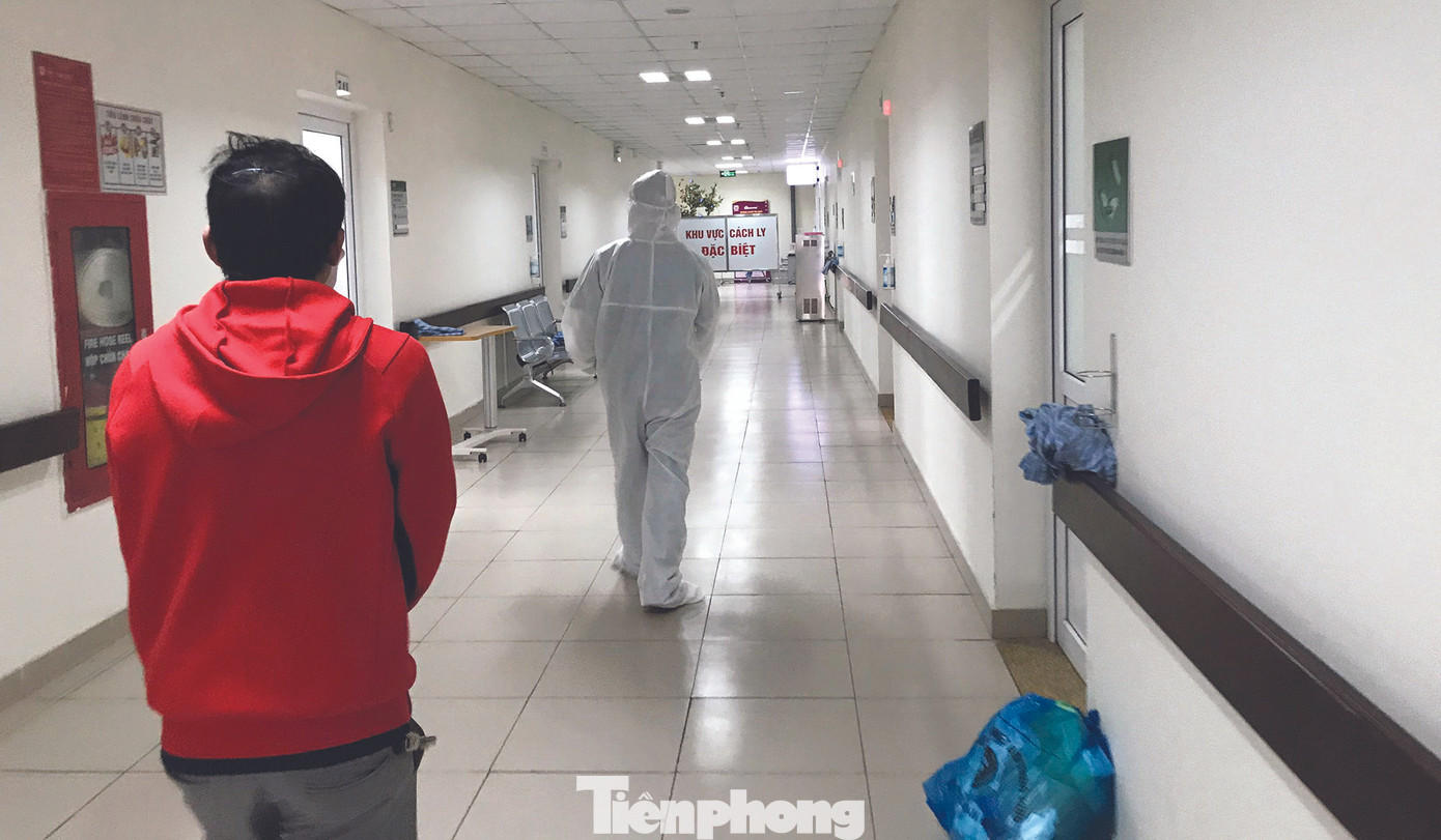 COVID-19, cuộc chiến vô hình ảnh 1