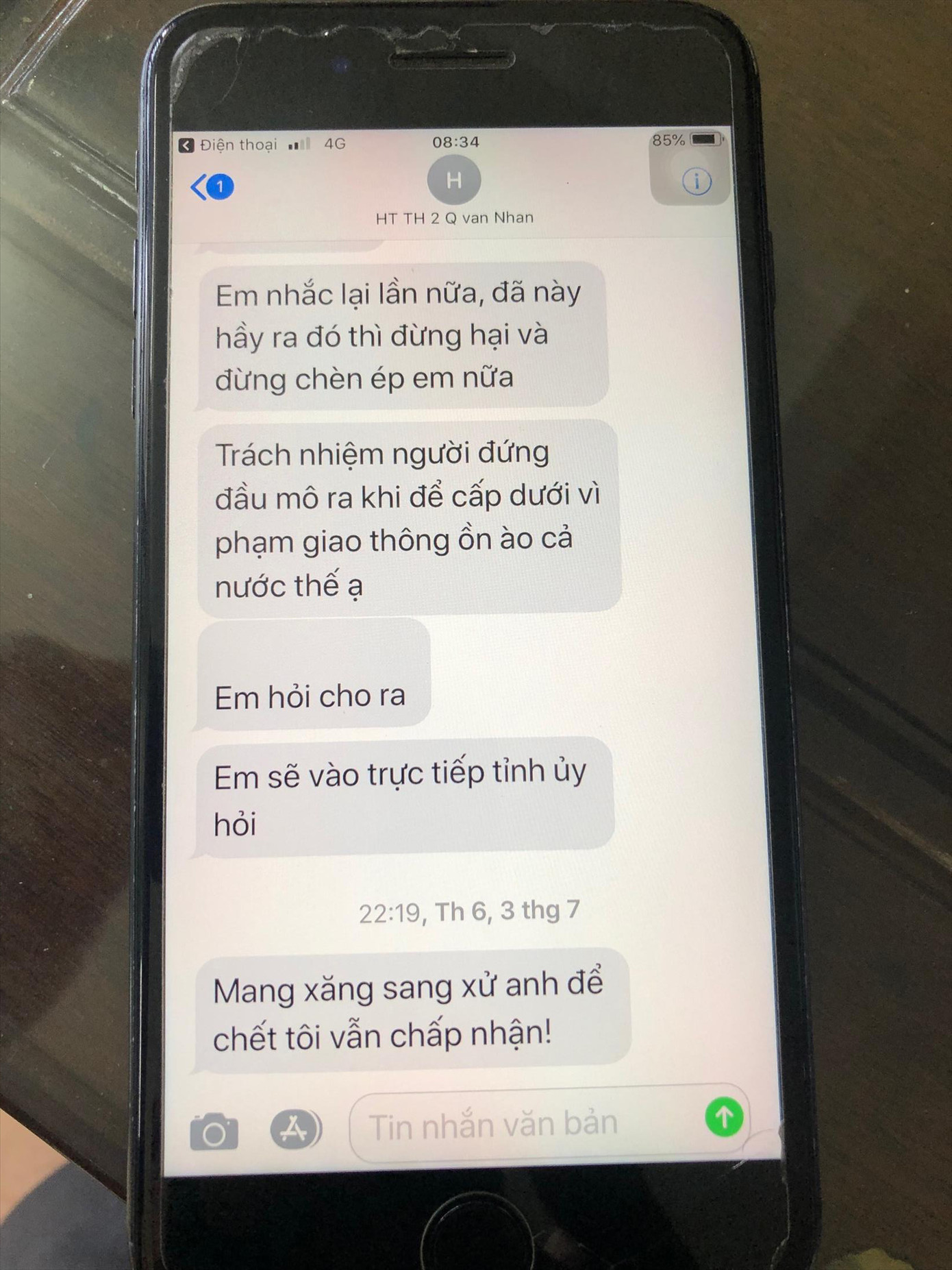 Hiệu trưởng dọa thiêu lãnh đạo ngành giáo dục ảnh 1