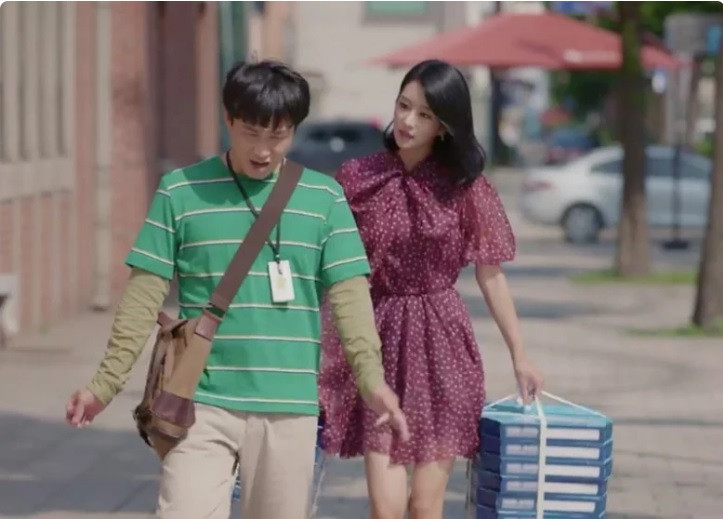 Bóc giá 13 bộ váy hàng hiệu đắt nhất của Seo Ye Ji trong ‘Điên thì có sao’ ảnh 13