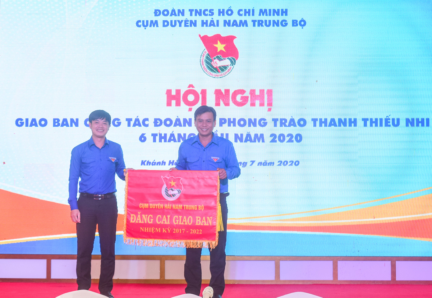 Hơn 1.500 đoàn viên ưu tú Cụm duyên hải Nam Trung bộ được kết nạp Đảng ảnh 2