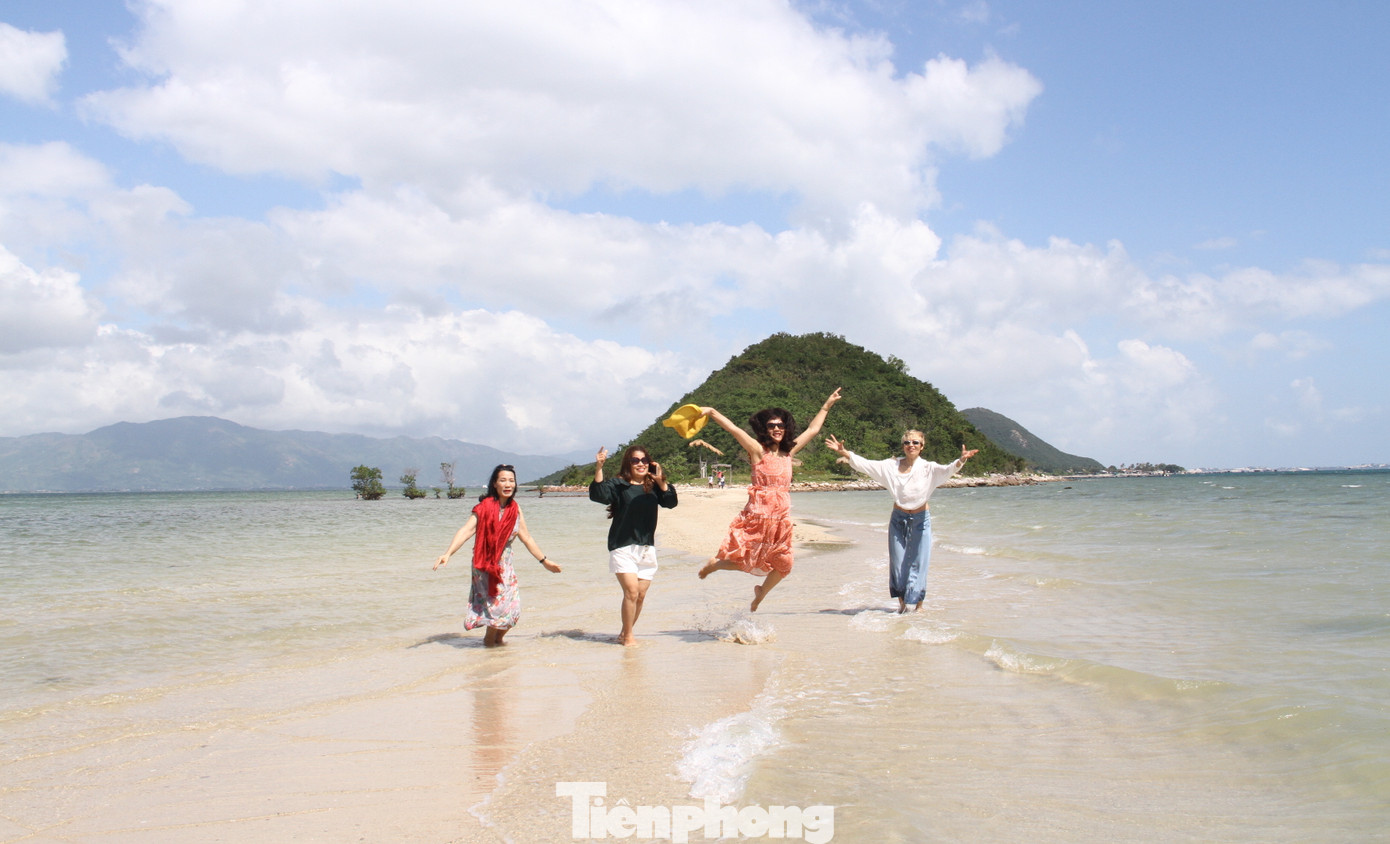 Hơn 58 nghìn lượt khách nội địa tham quan tại Vịnh Nha Trang trong tháng 6 ảnh 3