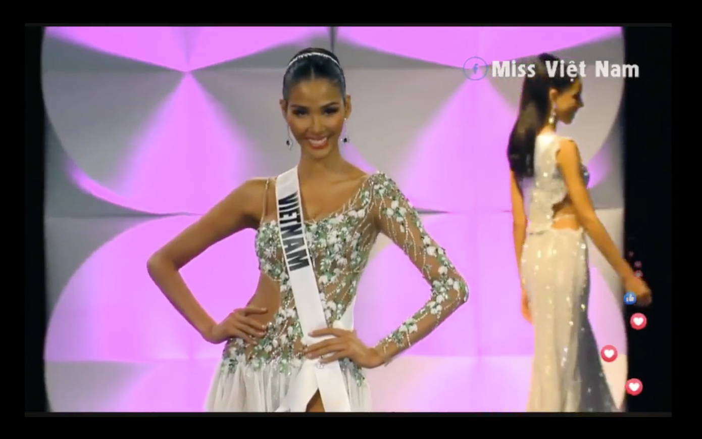 Hoàng Thuỳ 'gây bão' bán kết Miss Universe với kỹ năng 'bamboo walk' điêu luyện ảnh 4