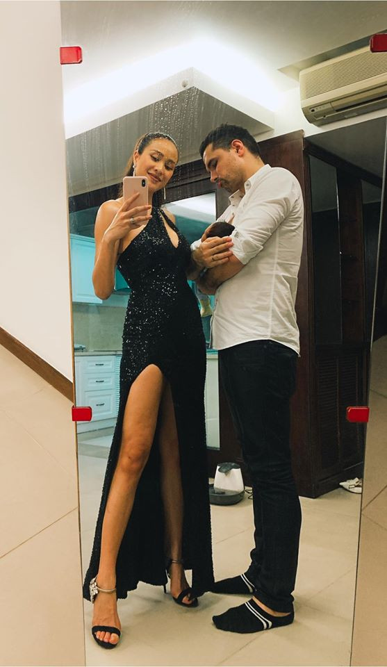 Vừa sinh mổ 10 ngày, Phương Mai mặc váy xẻ ngực đi làm MC gây bất ngờ ảnh 9