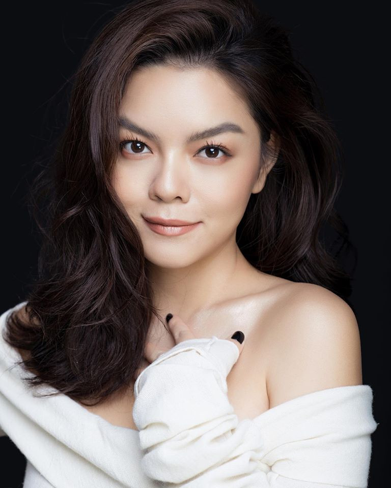 Lột xác sau ly hôn, Phạm Quỳnh Anh tung ảnh khoe vòng 1 nóng bỏng ảnh 8