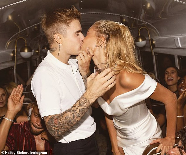 Justin Bieber nhận quà 'siêu khủng' từ bà xã nhân dịp sinh nhật tuổi 26 ảnh 4