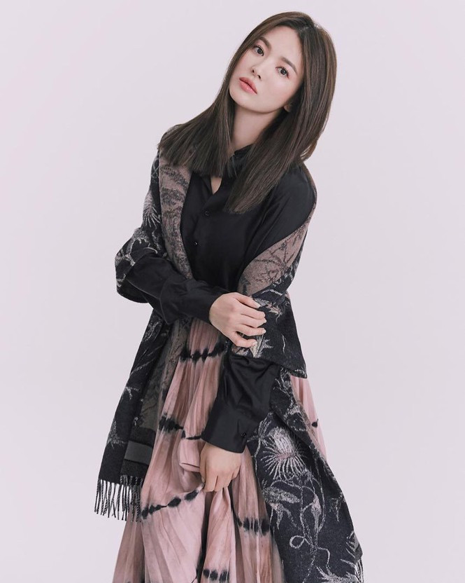 Song Hye Kyo gần cán mốc 10 triệu follow trên Instagram ảnh 3