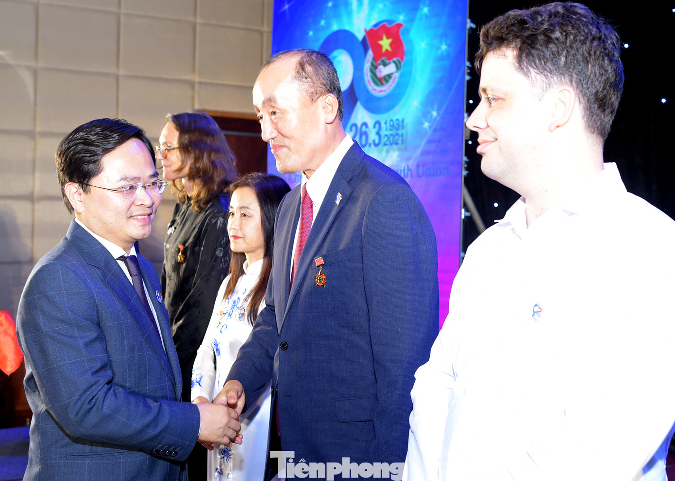 T.Ư Đoàn tặng kỷ niệm chương 'Vì thế hệ trẻ' cho 15 cá nhân nước ngoài ảnh 4