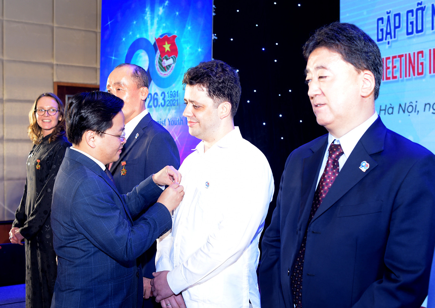 Gương mặt trẻ Việt Nam tiêu biểu dâng hương báo công các Vua Hùng ảnh 19