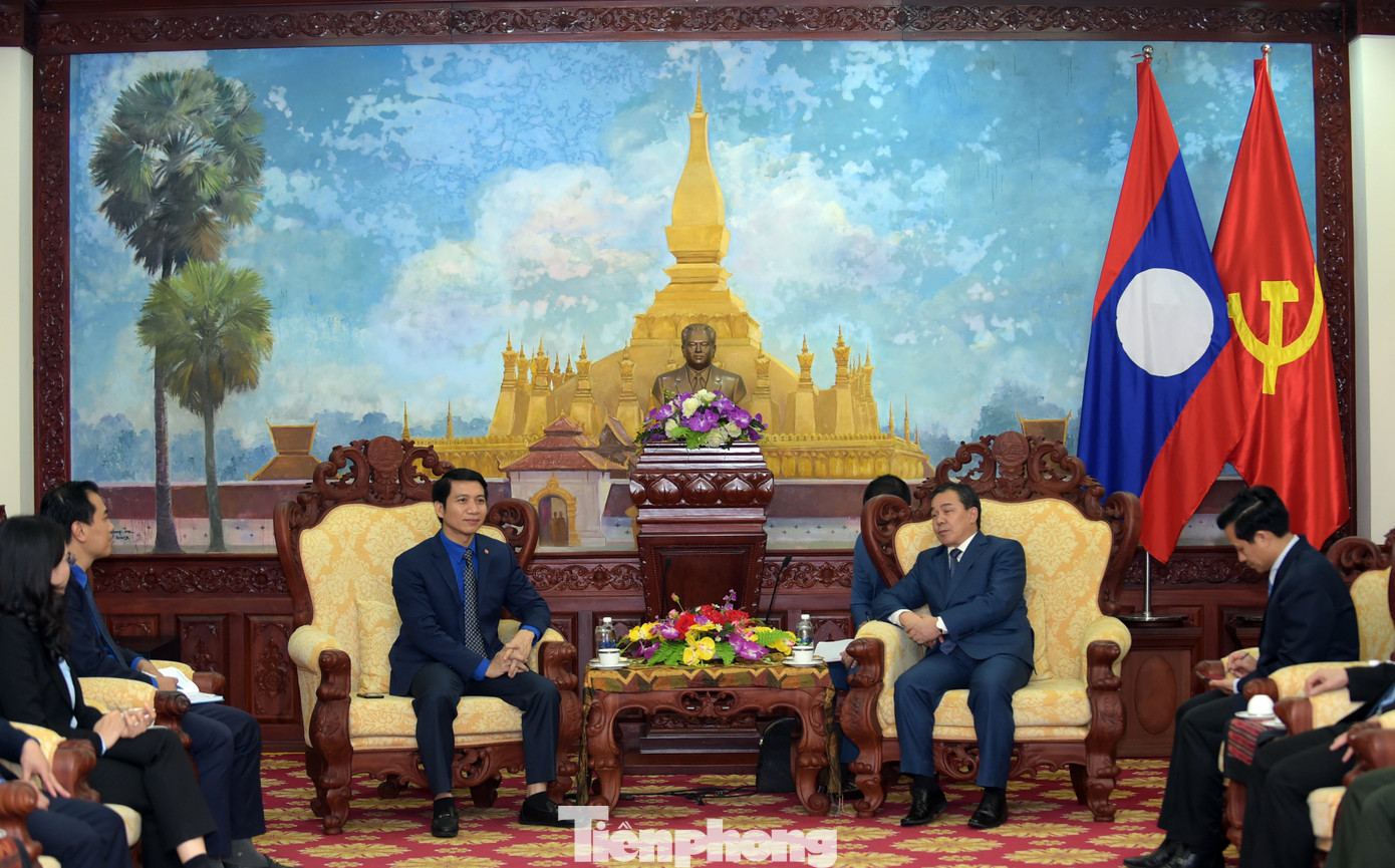 Ban Bí thư T.Ư Đoàn làm việc với Đại sứ quán Lào về hợp tác thanh niên ảnh 2