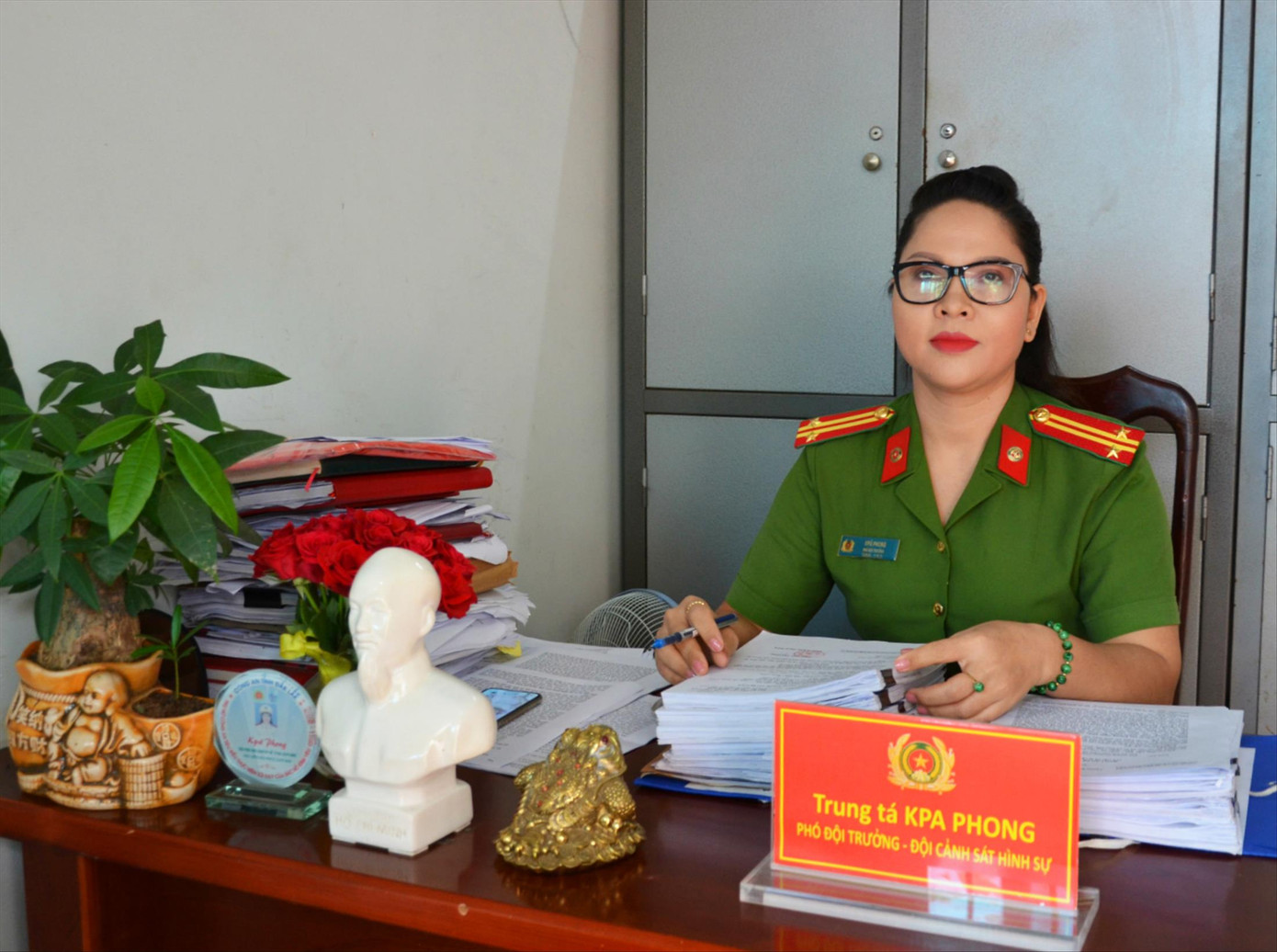 Nữ cảnh sát hình sự - Chuyện 20/10 ảnh 1