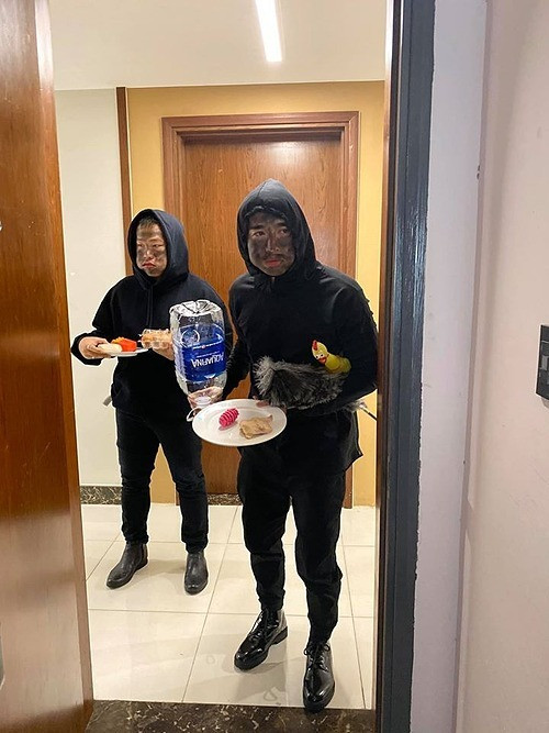 Hoá trang 'người mặc đồ đen': Sống ảo nhưng… đi tù là thật ảnh 2