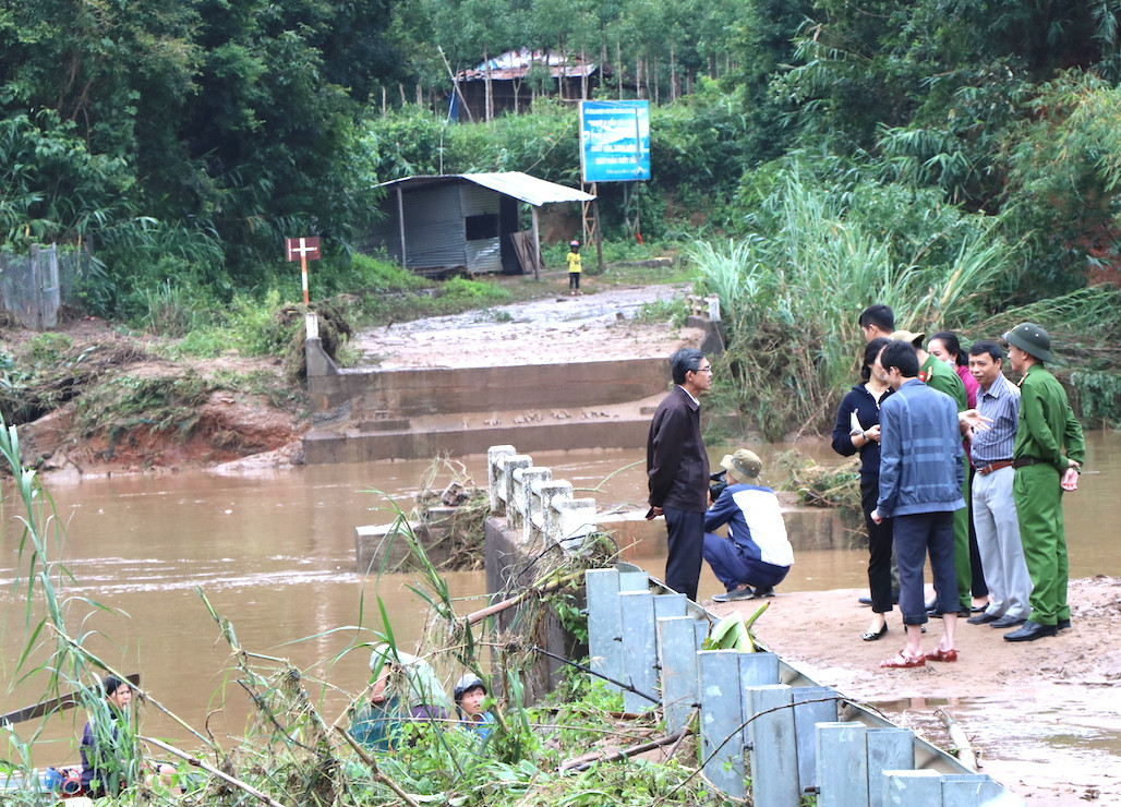 Gia Lai - Kon Tum tan hoang sau bão số 9 ảnh 2