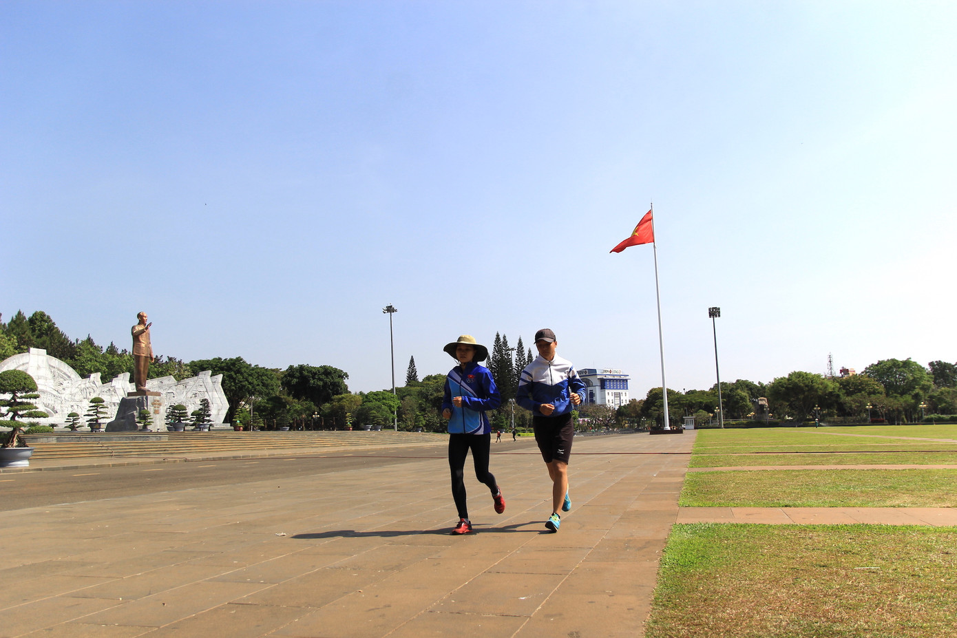 VĐV Gia Lai 'luyện công' trước ngày tranh tài tại Tiền Phong Marathon ảnh 6