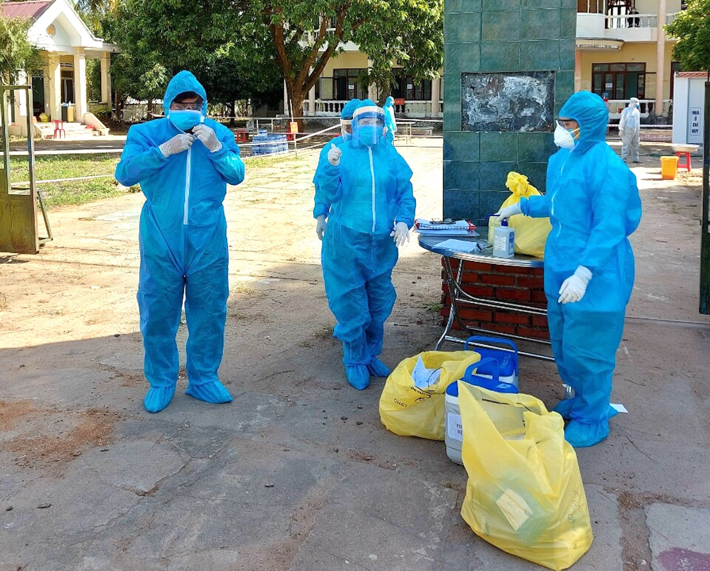 Hình ảnh lay động trong tâm dịch COVID -19 ở Gia Lai ảnh 7