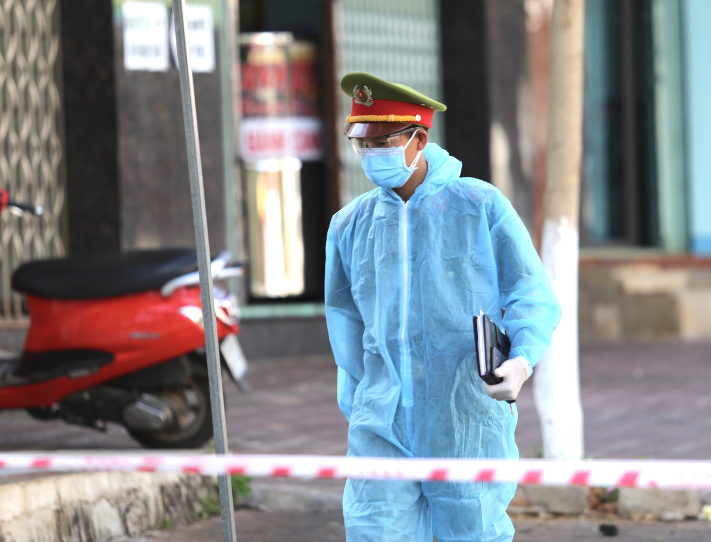 Hình ảnh lay động trong tâm dịch COVID -19 ở Gia Lai ảnh 11