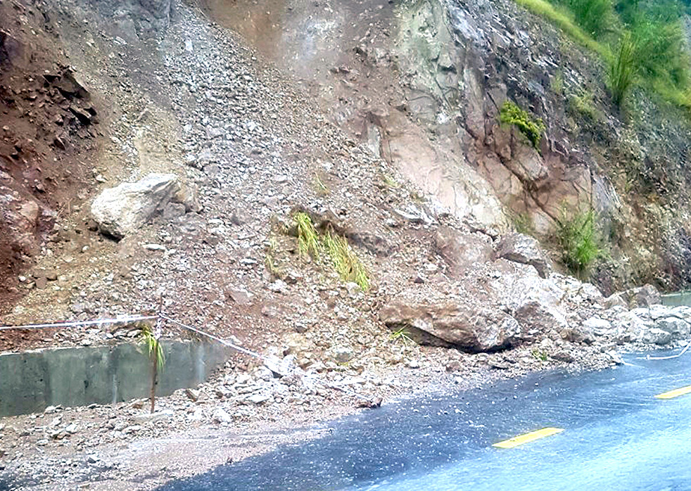 Lạnh gáy với những điểm sạt lở ở Gia Lai - Kon Tum ảnh 2