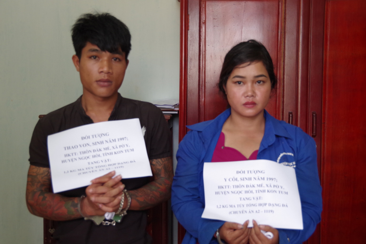 Bắt 2 người vận chuyển 1,3 kg ma túy ảnh 1