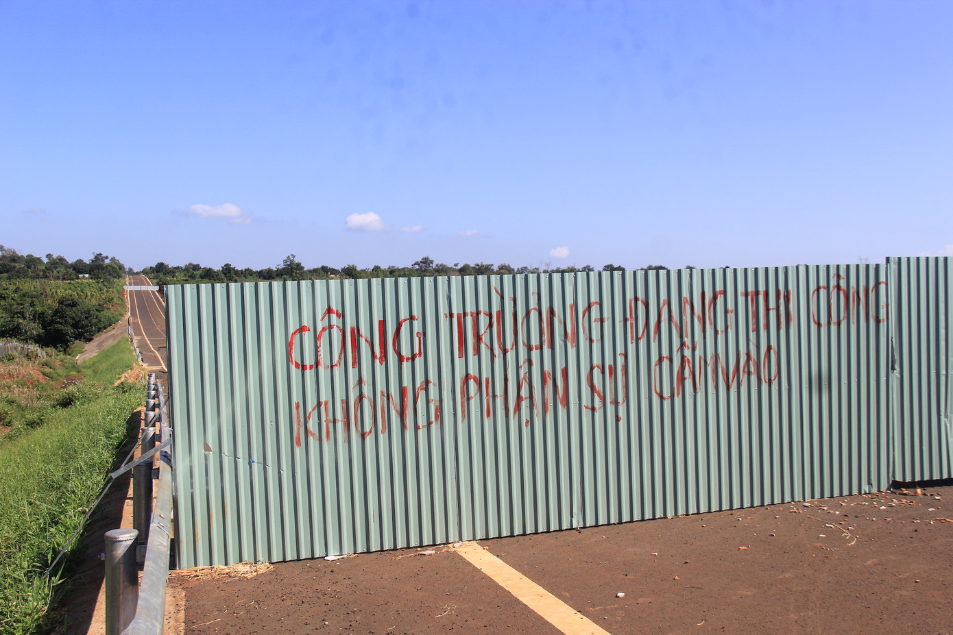 Thêm điểm võng 'lạ' trên đường 250 tỉ đồng chưa nghiệm thu đã hỏng ảnh 2