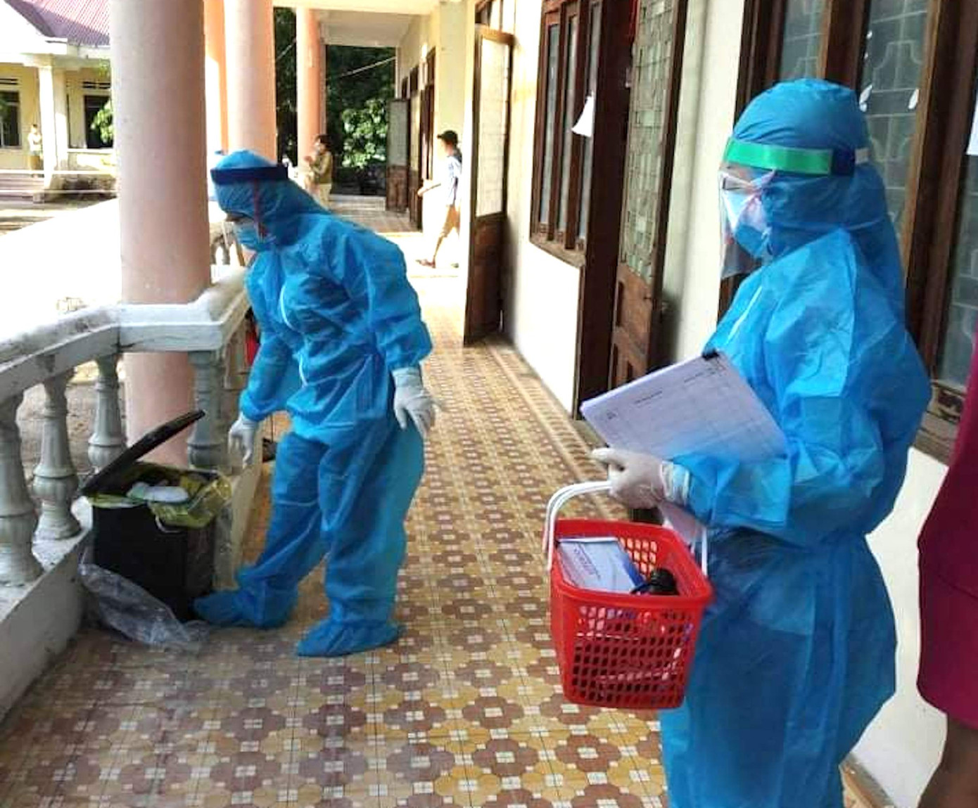 Hình ảnh lay động trong tâm dịch COVID -19 ở Gia Lai ảnh 4