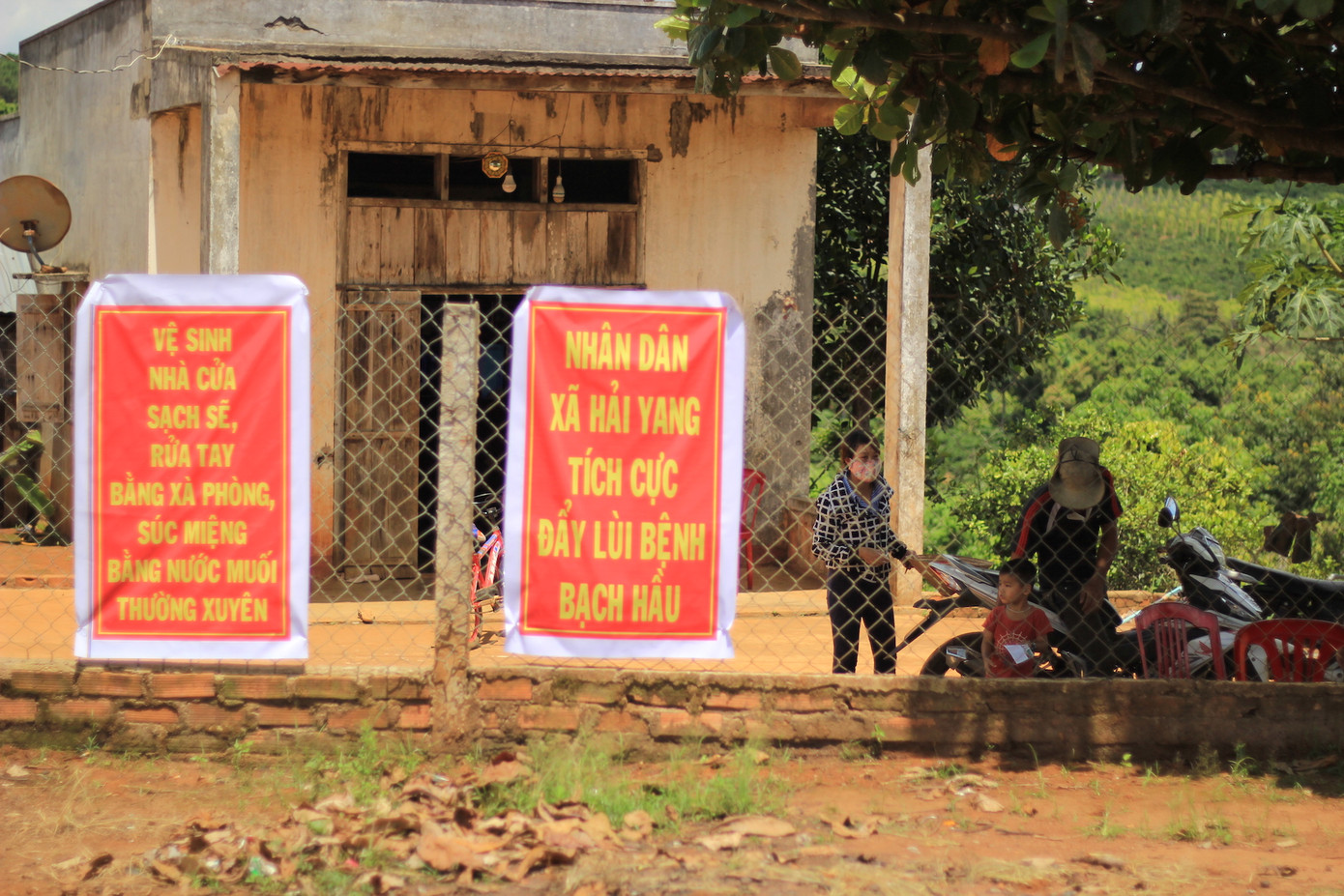 Vào nơi 1.400 người dân bị phong toả tâm dịch Gia Lai ảnh 6