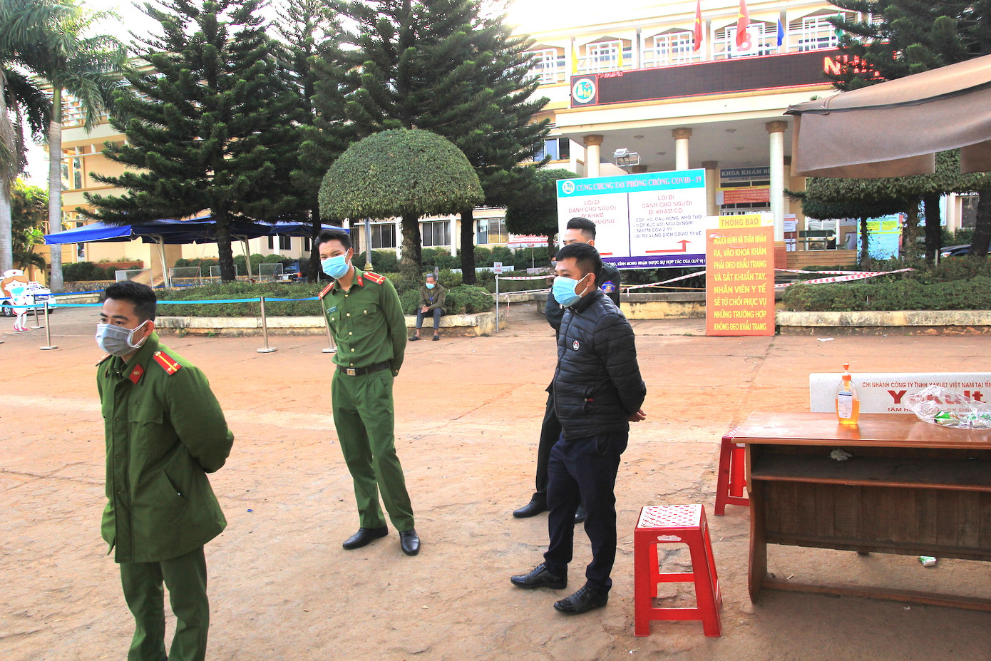 Phát hiện một ca dương tính SARS-CoV-2, Gia Lai phong toả bệnh viện tỉnh ảnh 1