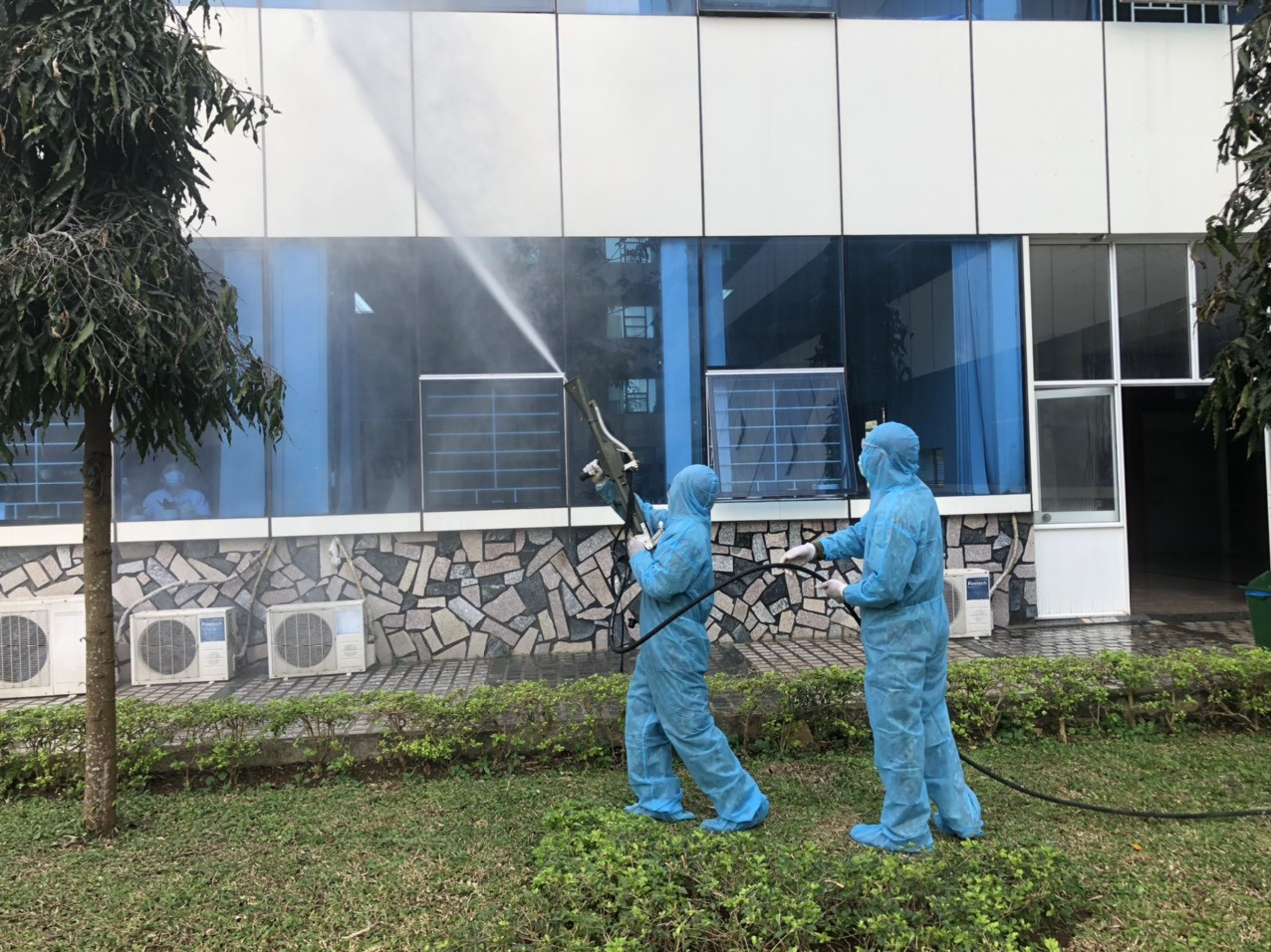 Quân đoàn 3 phun hoá chất khử khuẩn hàng loạt điểm ở Gia Lai ảnh 8