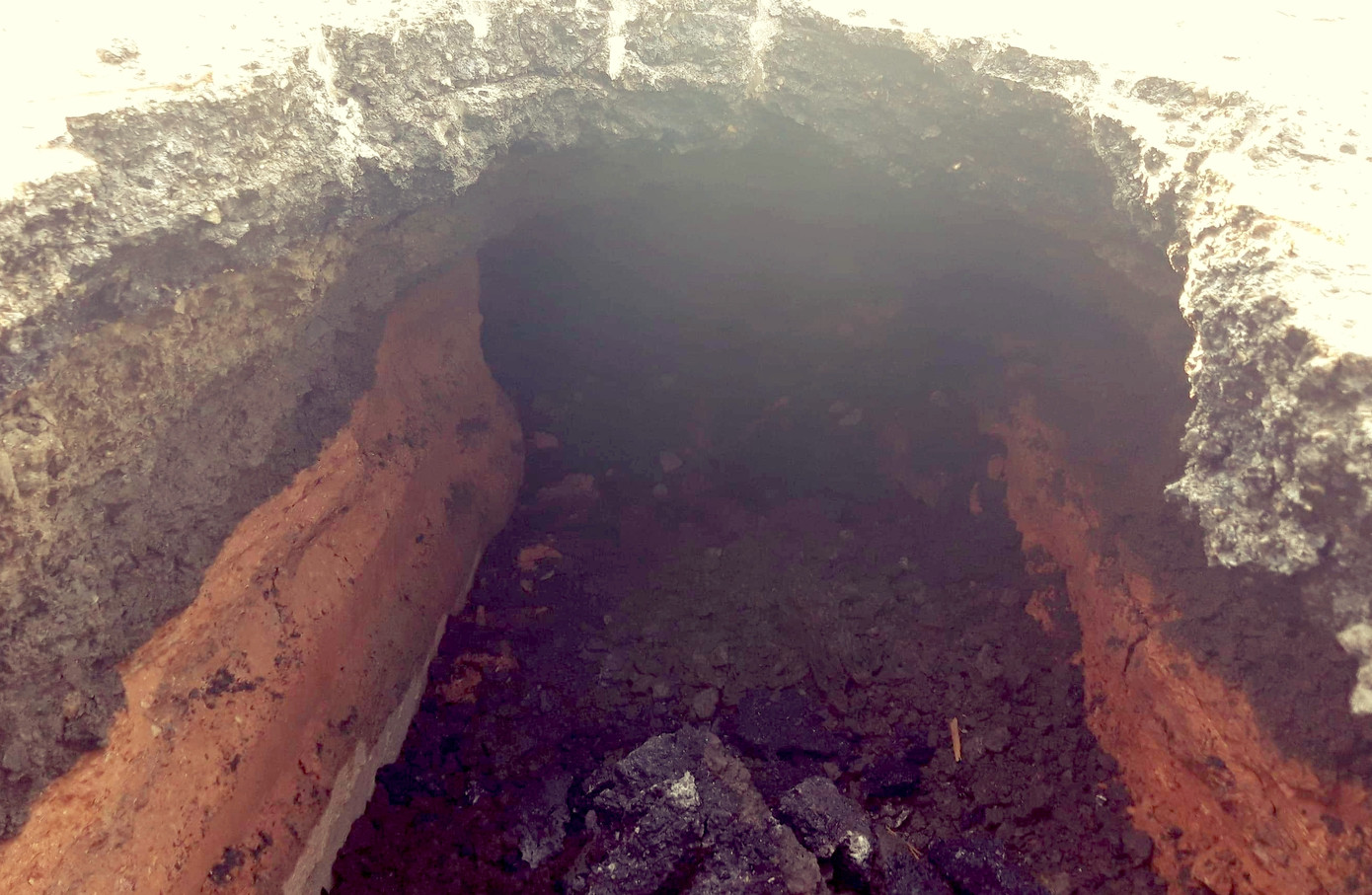 'Hố tử thần' bẫy người trên đường phố Kon Tum ảnh 1