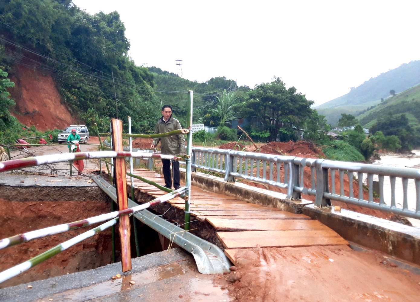 Lạnh gáy với những điểm sạt lở ở Gia Lai - Kon Tum ảnh 4