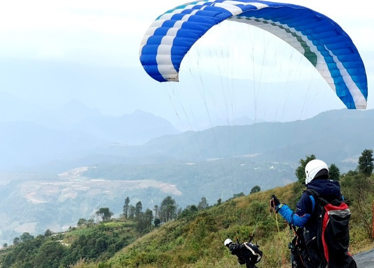 100 phi công lượn trên đỉnh Putaleng ở Lai Châu ảnh 2