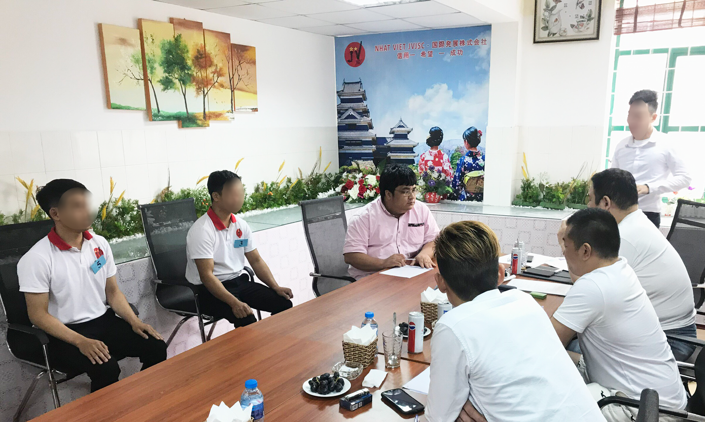 Xử phạt, chuyển hồ sơ công an điều tra vụ 'thu tiền tỷ rồi bỏ rơi người lao động' ảnh 1